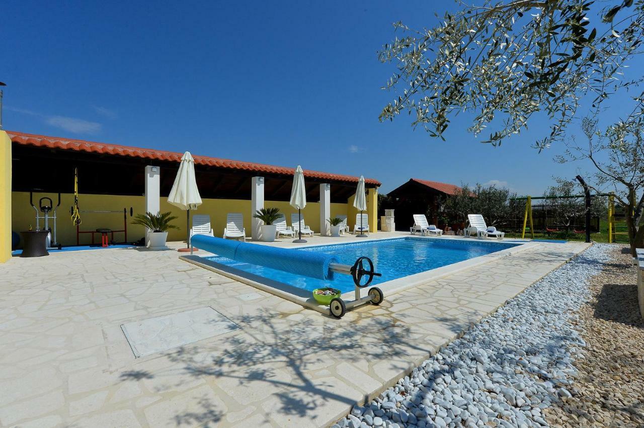 Apartment House Simoni With Pool, Zadar County Privlaka  Zewnętrze zdjęcie